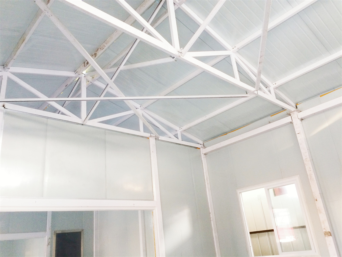 PU Metal Cladding Prefabricated Structures Steel House 