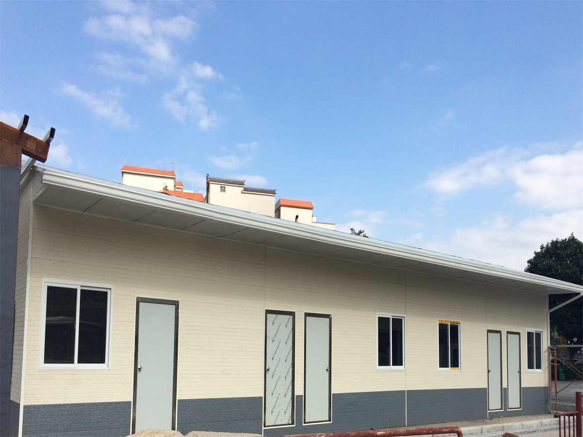PU Metal Cladding Prefabricated Structures Steel House 